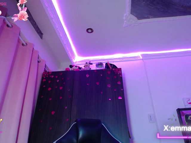 emma-hoot1's BongaCams show and profile