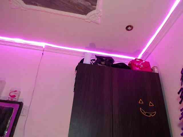emma-hoot1 webcam