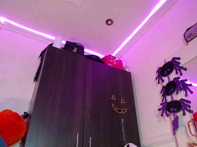 emma-hoot1 webcam
