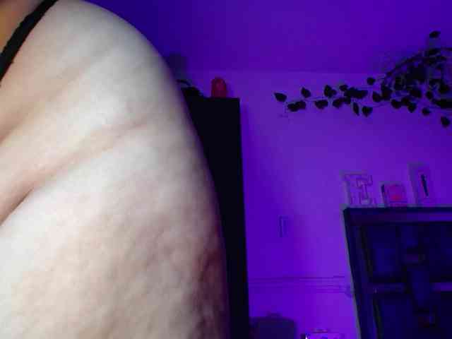 emma-hoot1 webcam