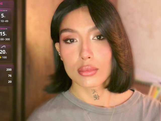 JulieTurner's BongaCams show and profile