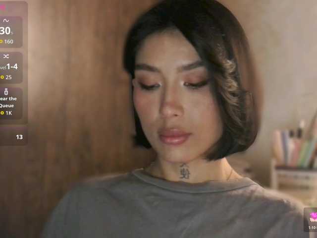 JulieTurner's BongaCams show and profile