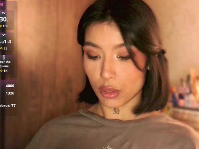 JulieTurner's BongaCams show and profile