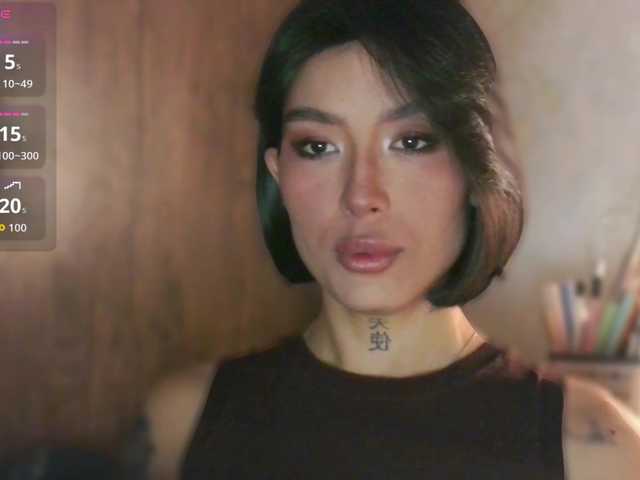 JulieTurner's BongaCams show and profile