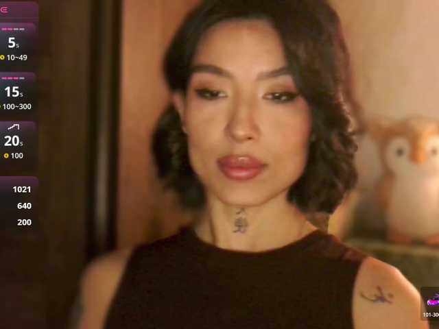 JulieTurner's BongaCams show and profile