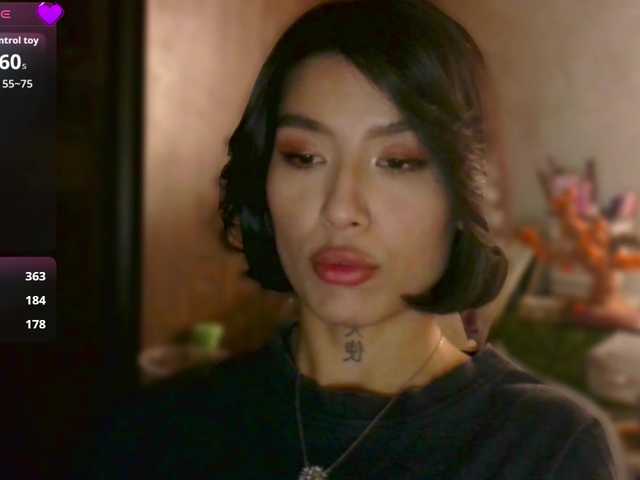 JulieTurner's BongaCams show and profile