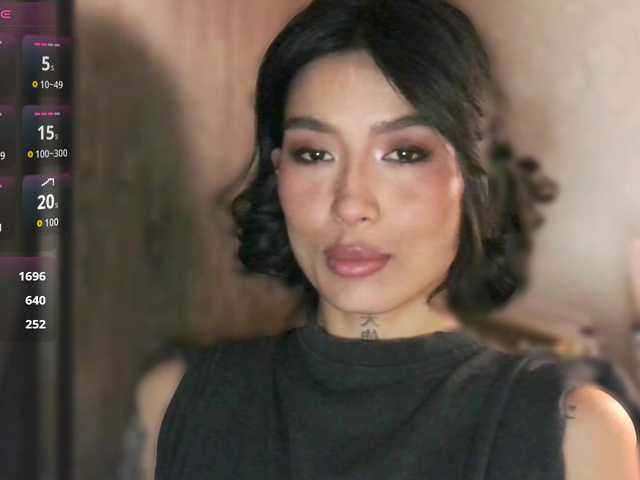 JulieTurner's BongaCams show and profile