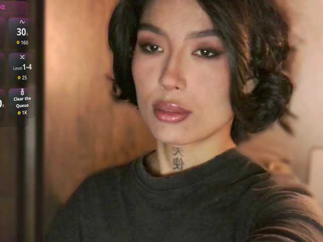 JulieTurner's BongaCams show and profile