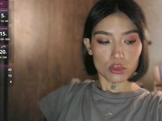 JulieTurner's BongaCams show and profile