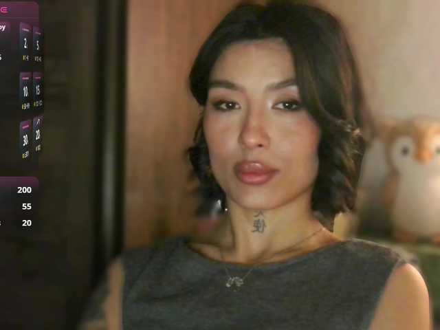 JulieTurner's BongaCams show and profile