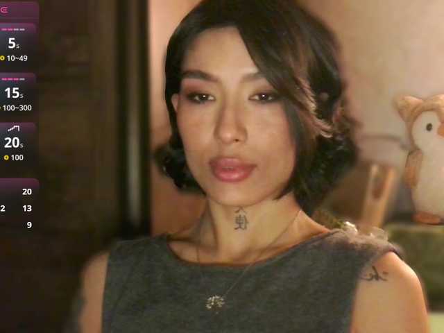 JulieTurner's BongaCams show and profile