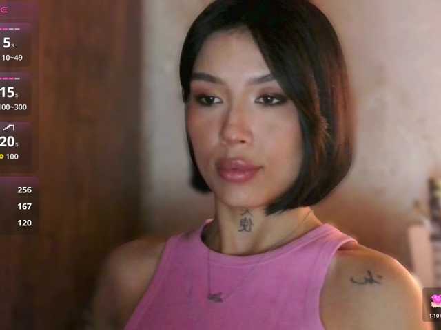 JulieTurner's BongaCams show and profile