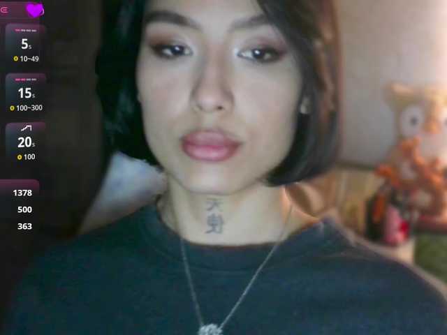 JulieTurner's BongaCams show and profile