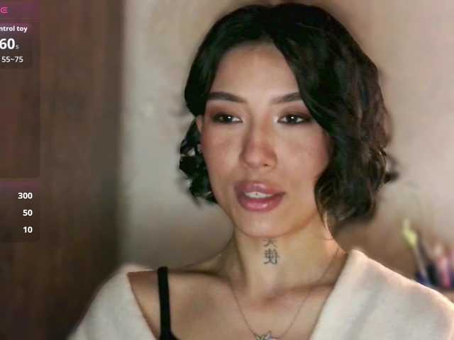 JulieTurner's BongaCams show and profile