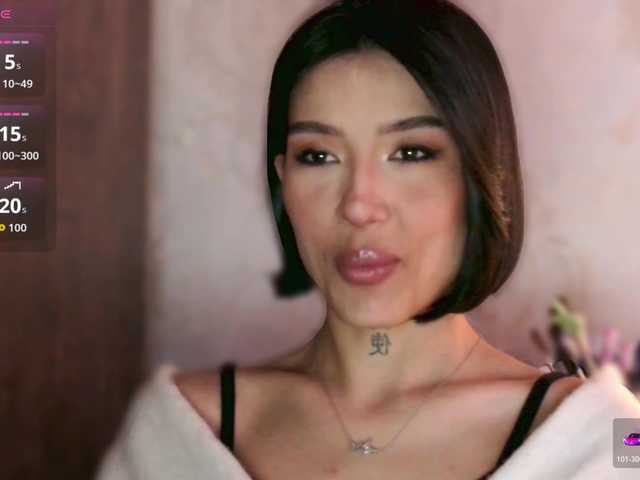 JulieTurner's BongaCams show and profile