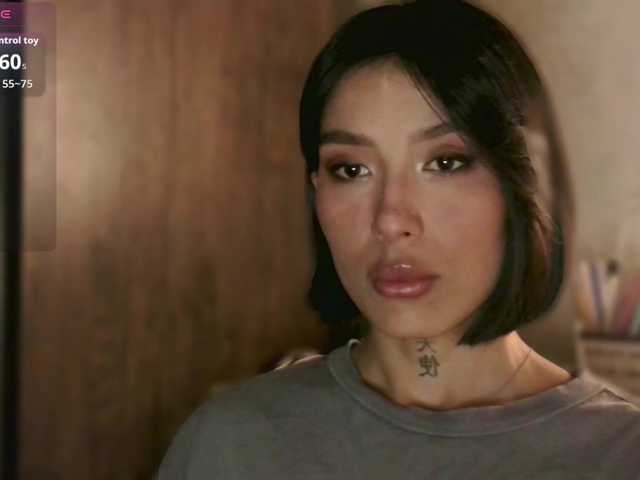 JulieTurner's BongaCams show and profile