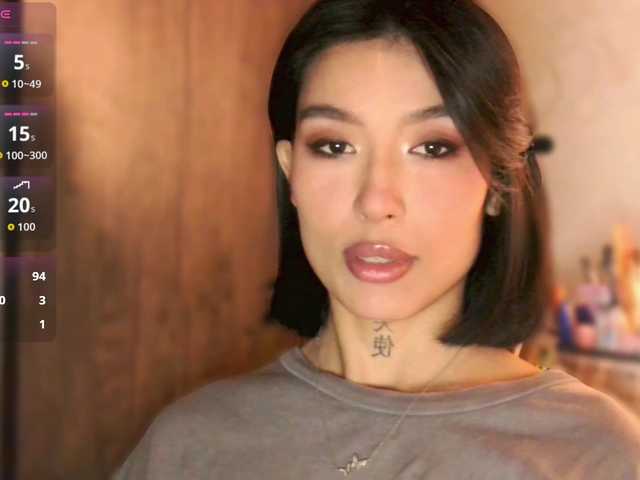 JulieTurner's BongaCams show and profile