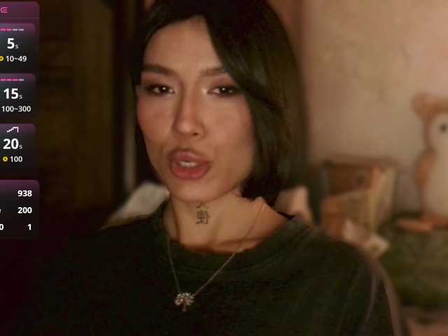 JulieTurner's BongaCams show and profile