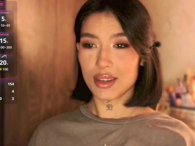 JulieTurner's BongaCams show and profile