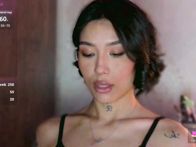 JulieTurner's BongaCams show and profile