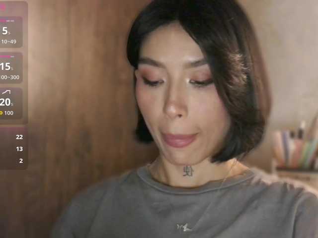 JulieTurner's BongaCams show and profile