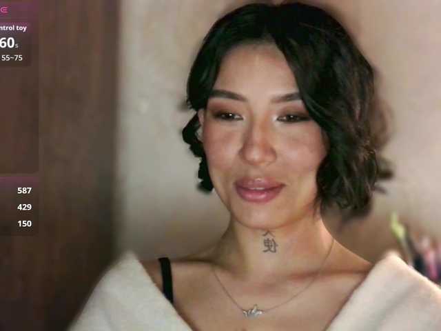 JulieTurner's BongaCams show and profile