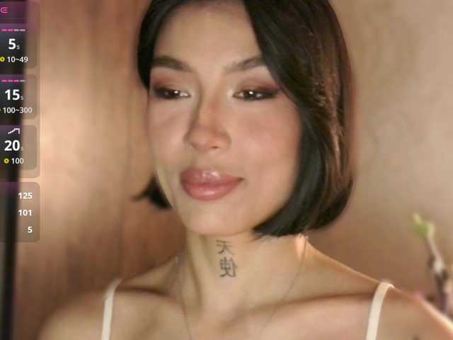 JulieTurner's BongaCams show and profile