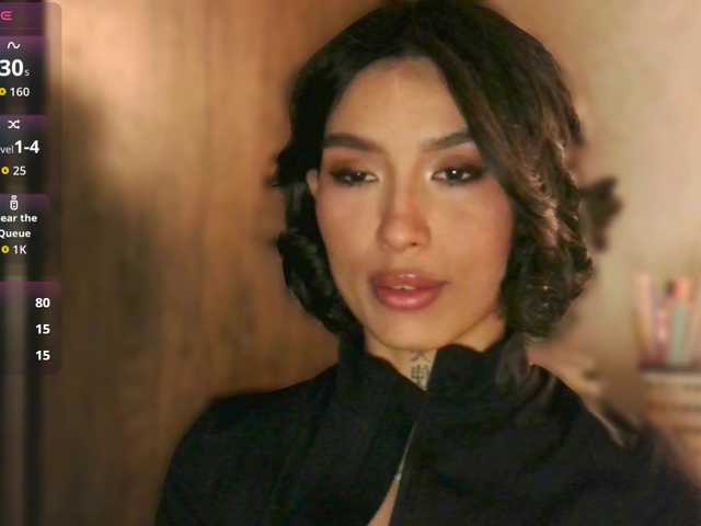 JulieTurner's BongaCams show and profile