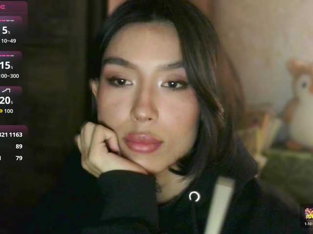 JulieTurner's BongaCams show and profile