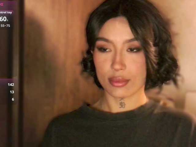 JulieTurner's BongaCams show and profile