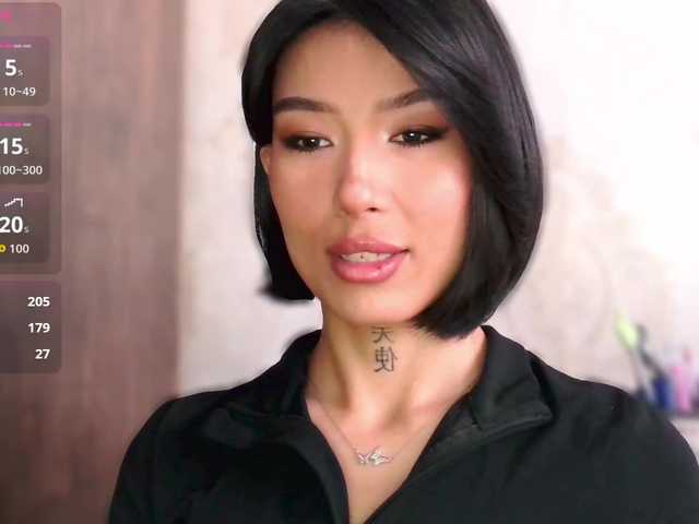 JulieTurner's BongaCams show and profile