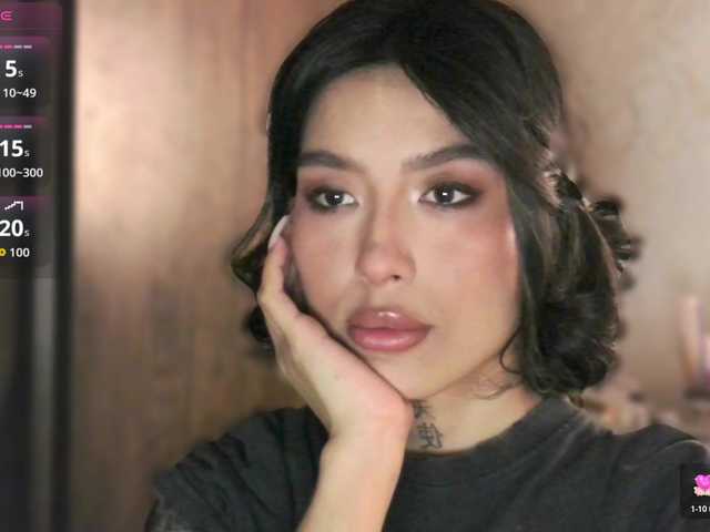 JulieTurner's BongaCams show and profile