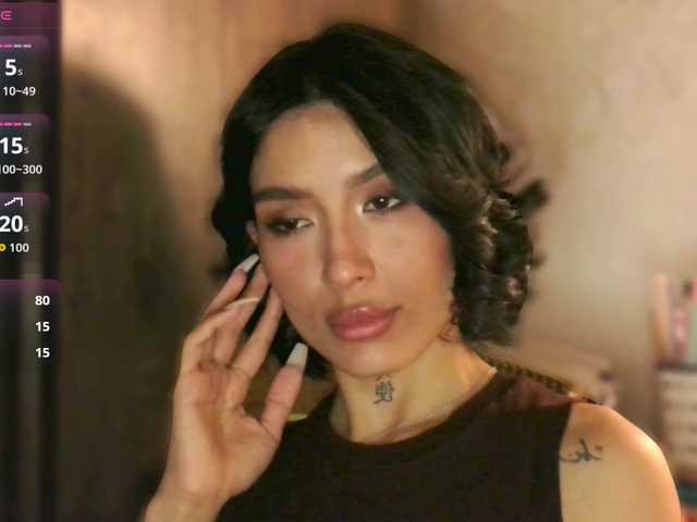 JulieTurner's BongaCams show and profile