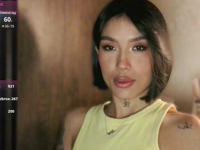 JulieTurner's BongaCams show and profile