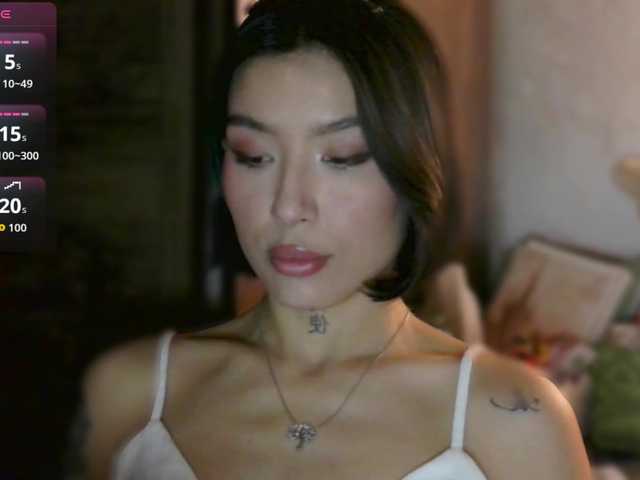 JulieTurner's BongaCams show and profile