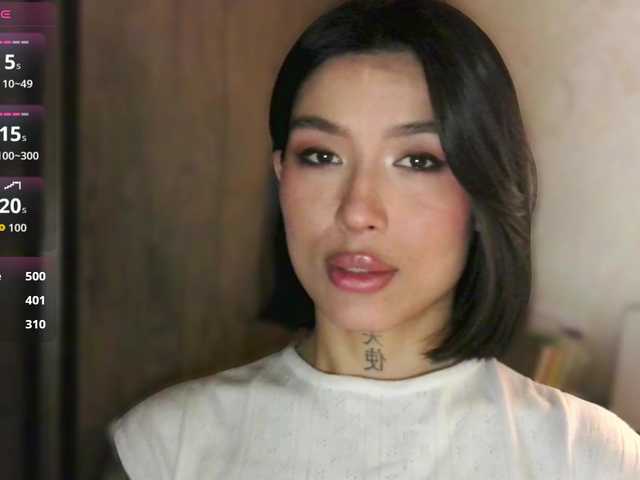 JulieTurner's BongaCams show and profile