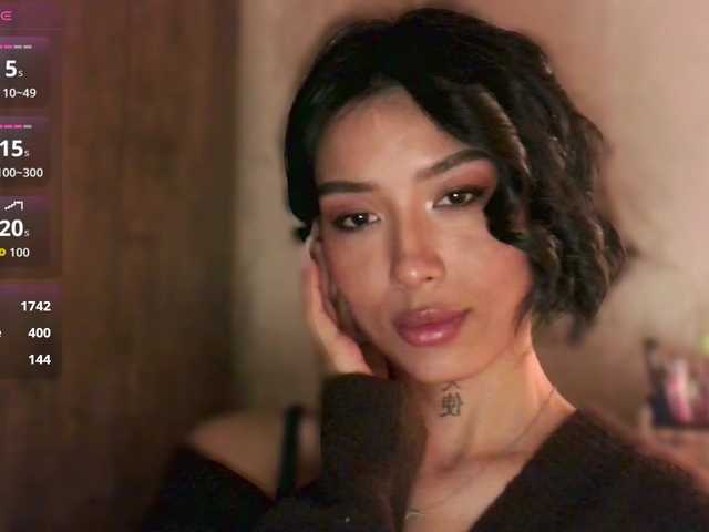 JulieTurner's BongaCams show and profile