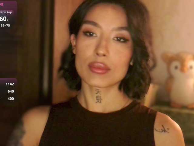 JulieTurner's BongaCams show and profile