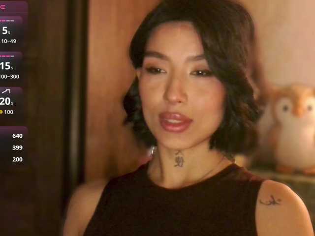 JulieTurner's BongaCams show and profile