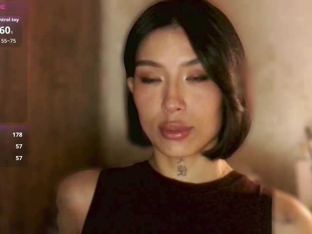 JulieTurner's BongaCams show and profile