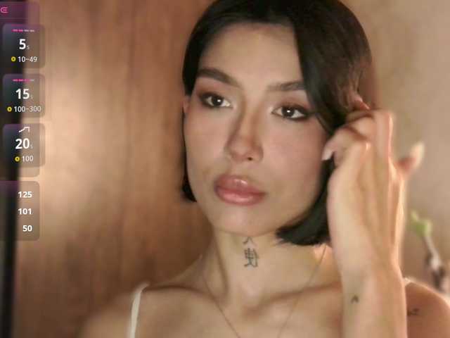 JulieTurner's BongaCams show and profile