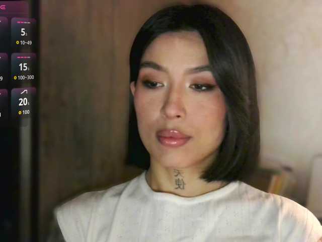 JulieTurner's BongaCams show and profile