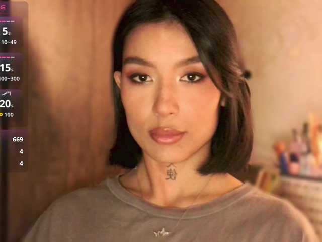 JulieTurner's BongaCams show and profile