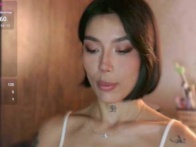 JulieTurner's BongaCams show and profile