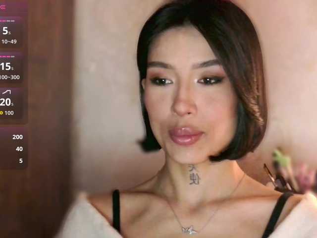 JulieTurner's BongaCams show and profile