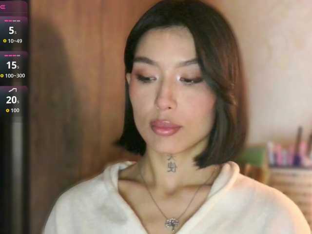 JulieTurner's BongaCams show and profile