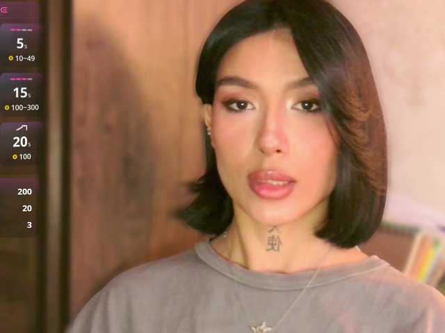 JulieTurner's BongaCams show and profile