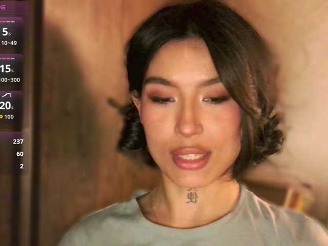 JulieTurner's BongaCams show and profile