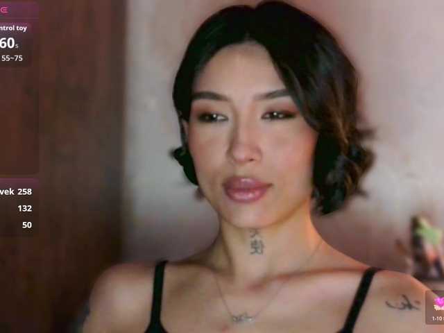 JulieTurner's BongaCams show and profile