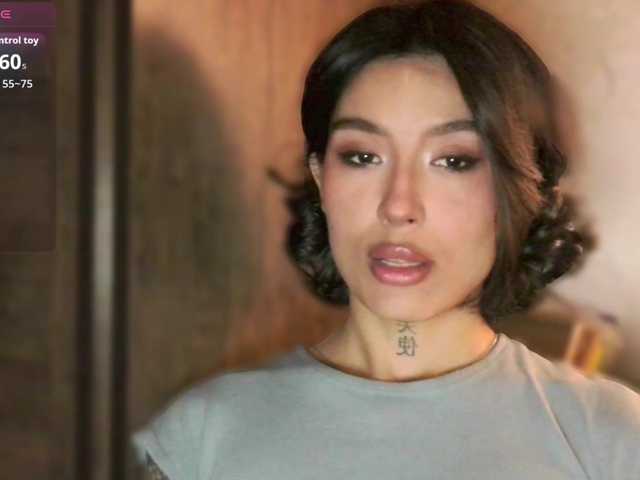 JulieTurner's BongaCams show and profile